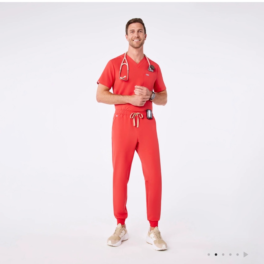 Figs‎ set Bright Coral Jogger pants and top XS men’s